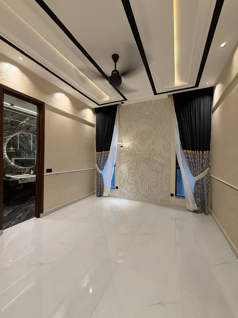 10 MARLA ULTRA LUXURY MODREN HOUSE FOR SALE IN QUAID BLOCK BAHRIA TOWN ...