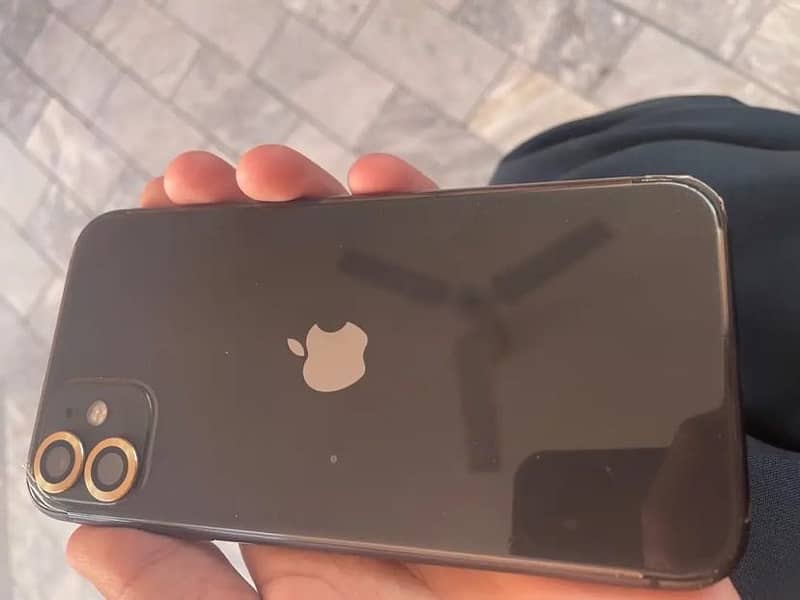 Apple iPhone 11 3
