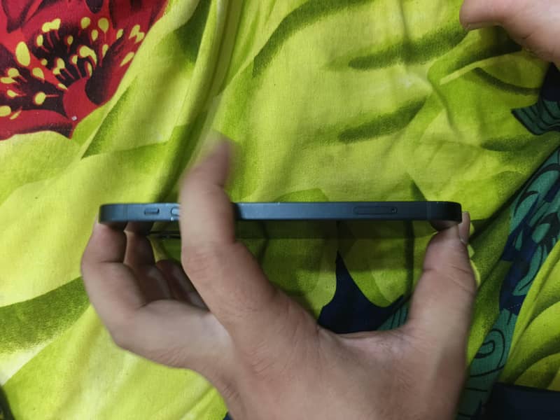 Apple iPhone 12 3