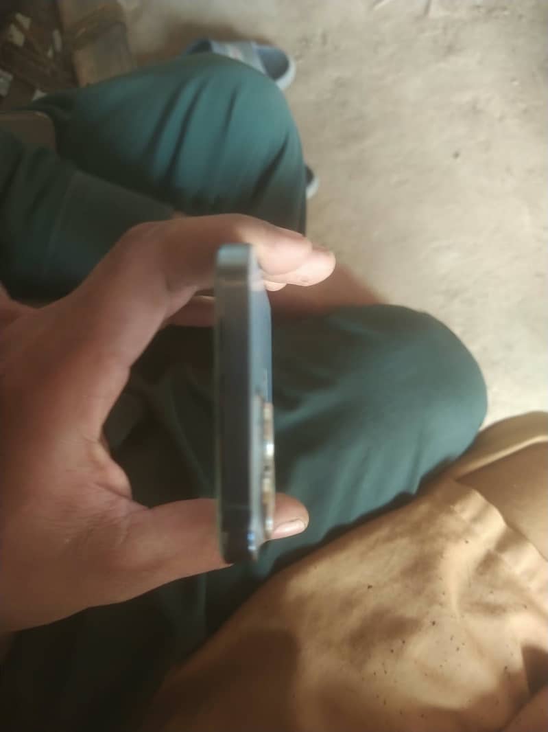 Apple iPhone 13 Pro Max 0