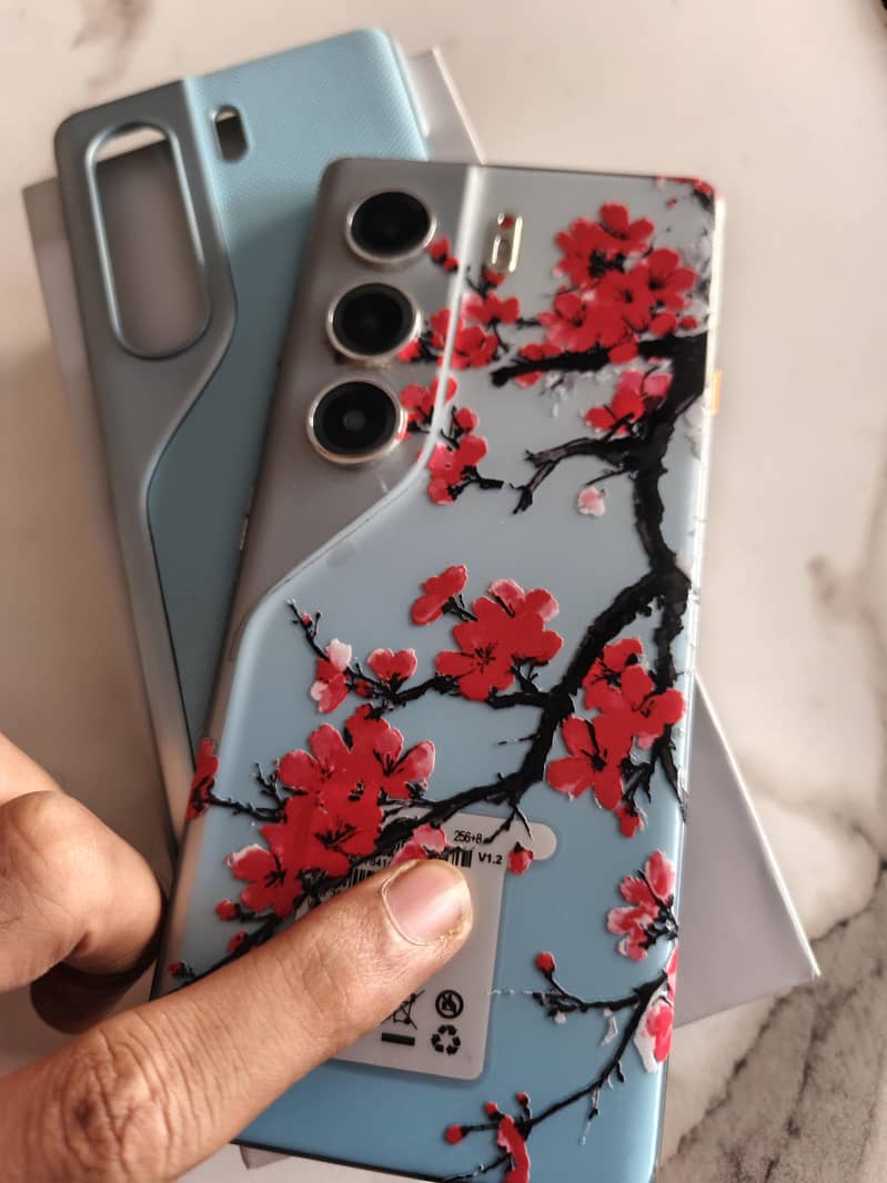 Tecno CAMON 40 Pro 1