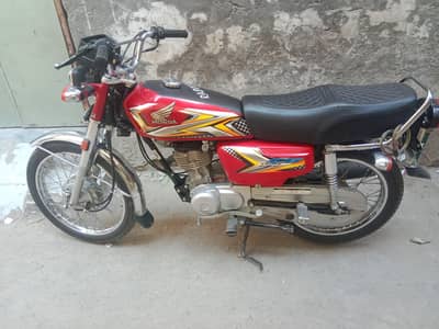 I am selling Honda 125 good condition