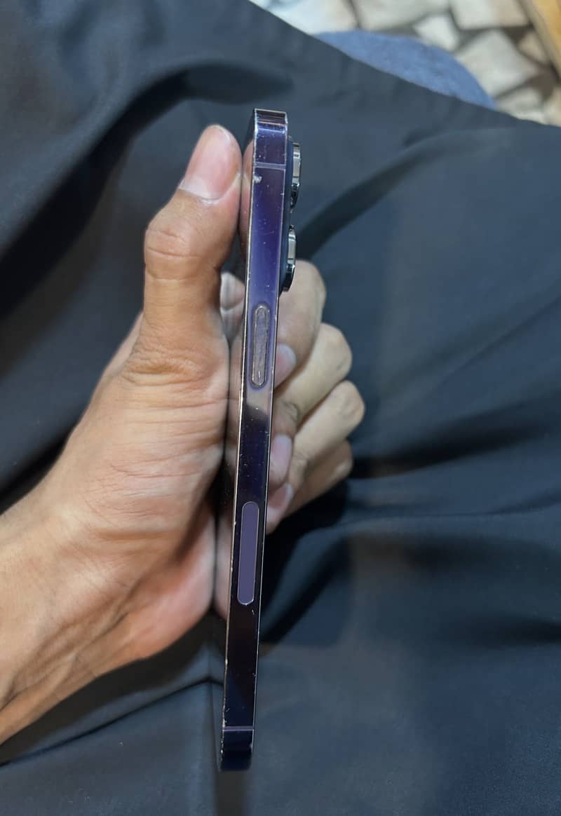Apple iPhone 14 Pro Max 0
