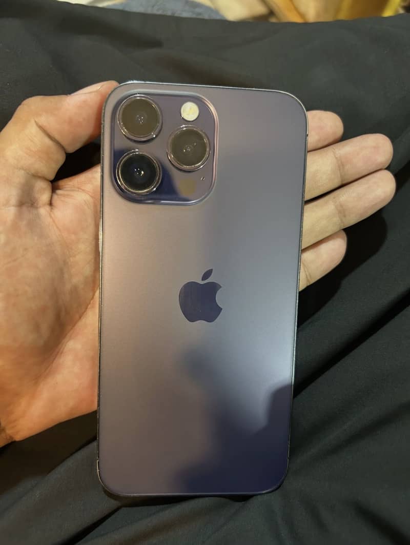 Apple iPhone 14 Pro Max 1