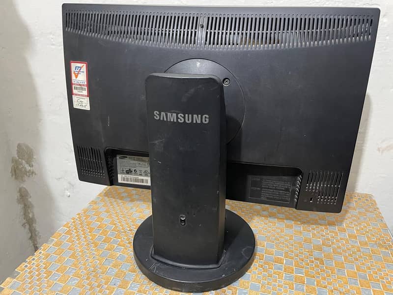 Samsung LCD for computer 1