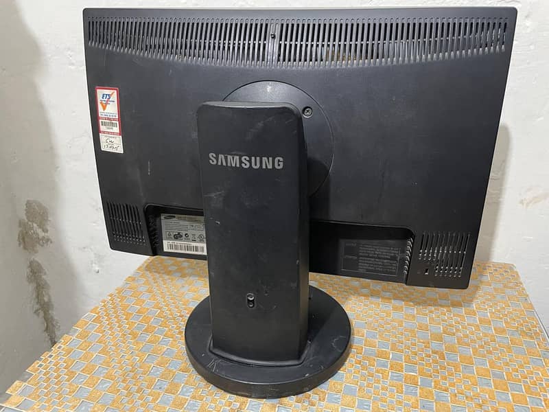 Samsung LCD for computer 3