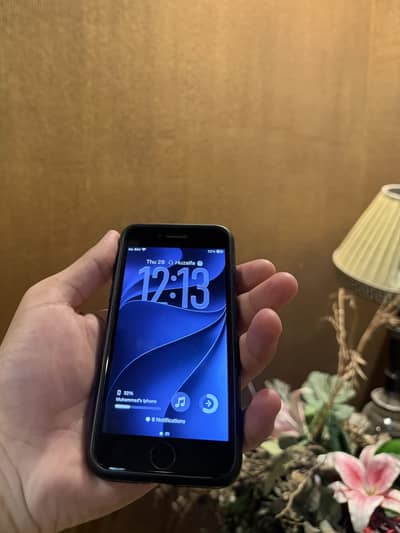 Apple iPhone SE