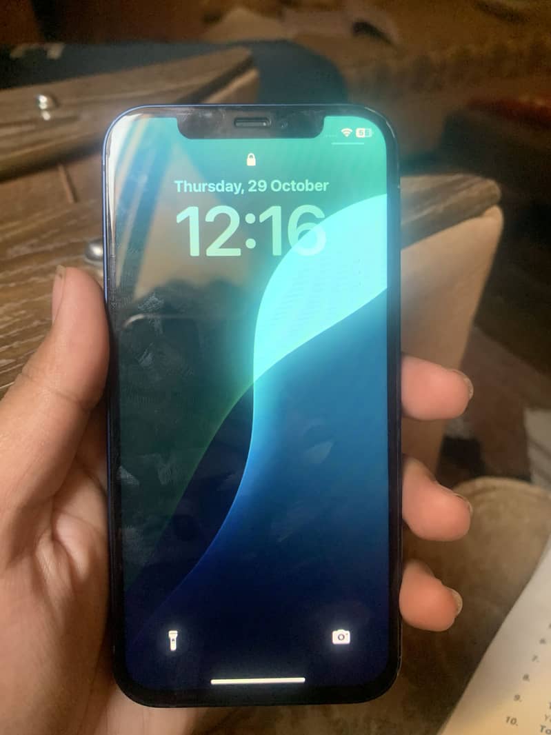 Apple iPhone 12 4