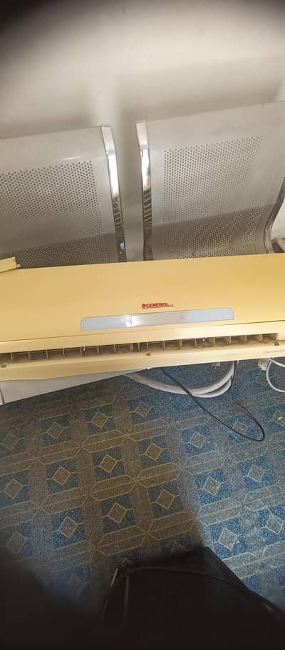 General American company Ac for sale urgent price is nagotiable