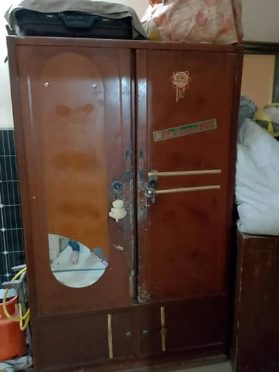 Wardrobes / Almari