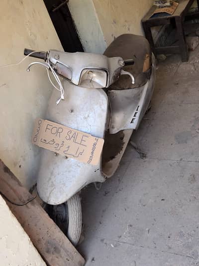 Honda Dio Scooty Petrol Engine 49cc Available in as it is  condition