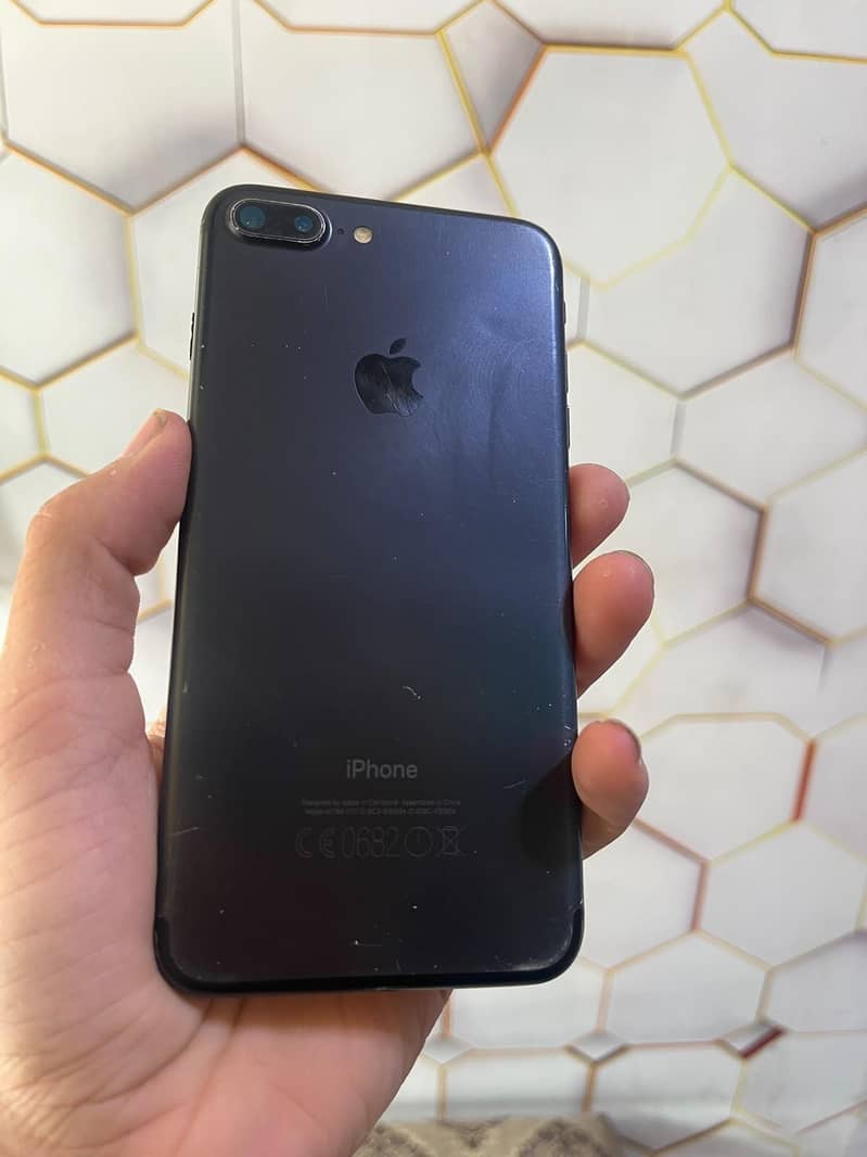 Apple iPhone 7 Plus 0