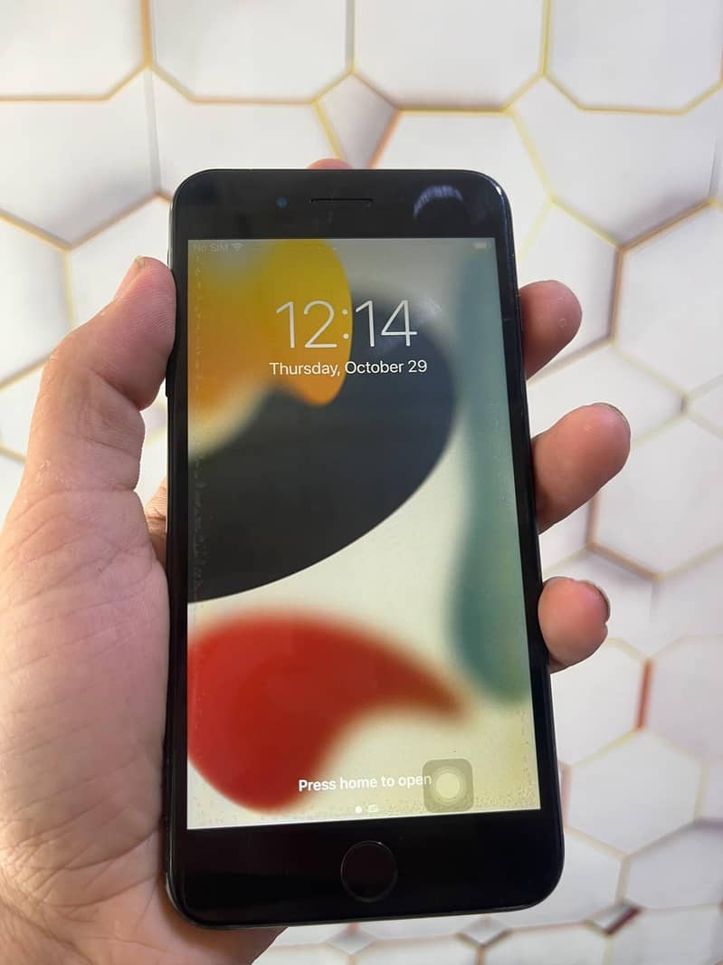 Apple iPhone 7 Plus 1