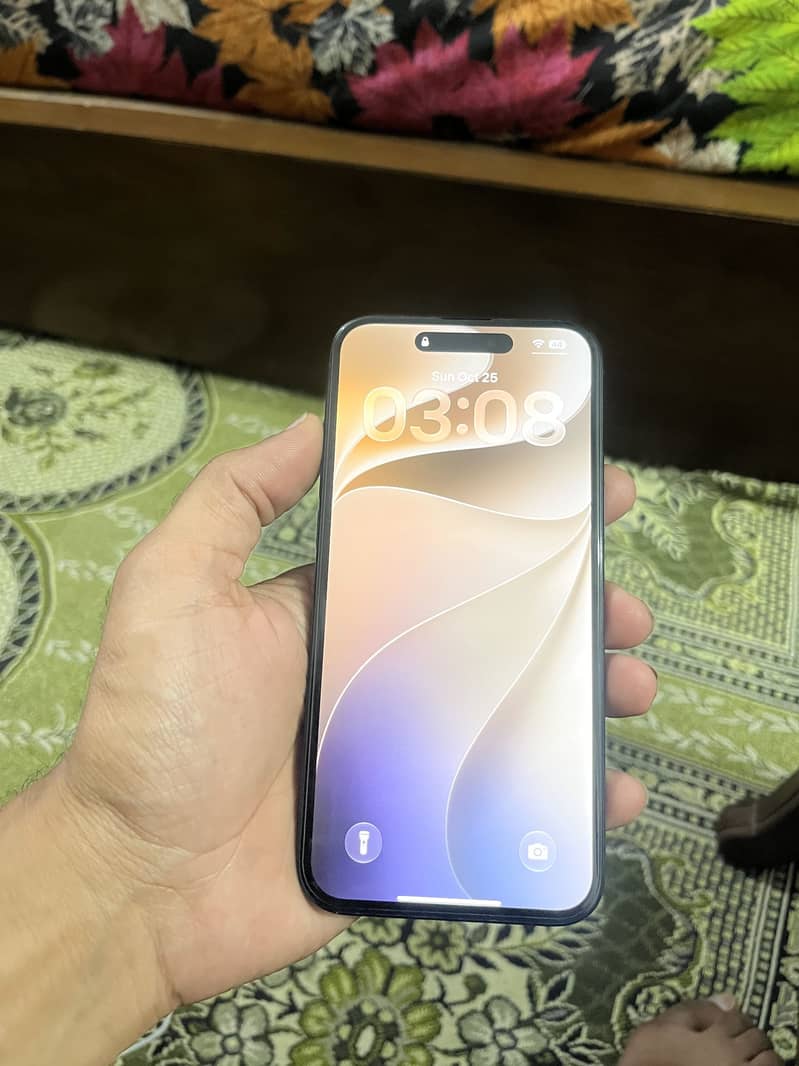 Apple iPhone 16 Plus 1