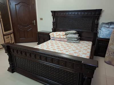 king size complete bed set [ side table] dressing table solid wooden