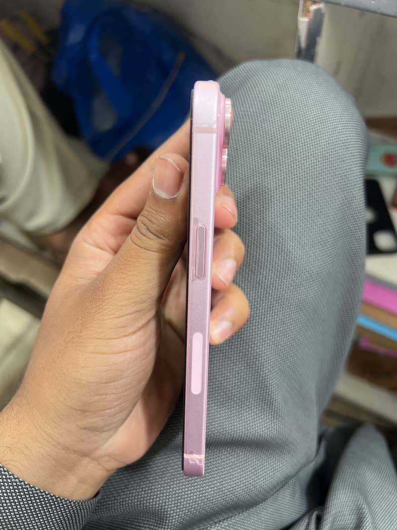 Apple iPhone 15 3