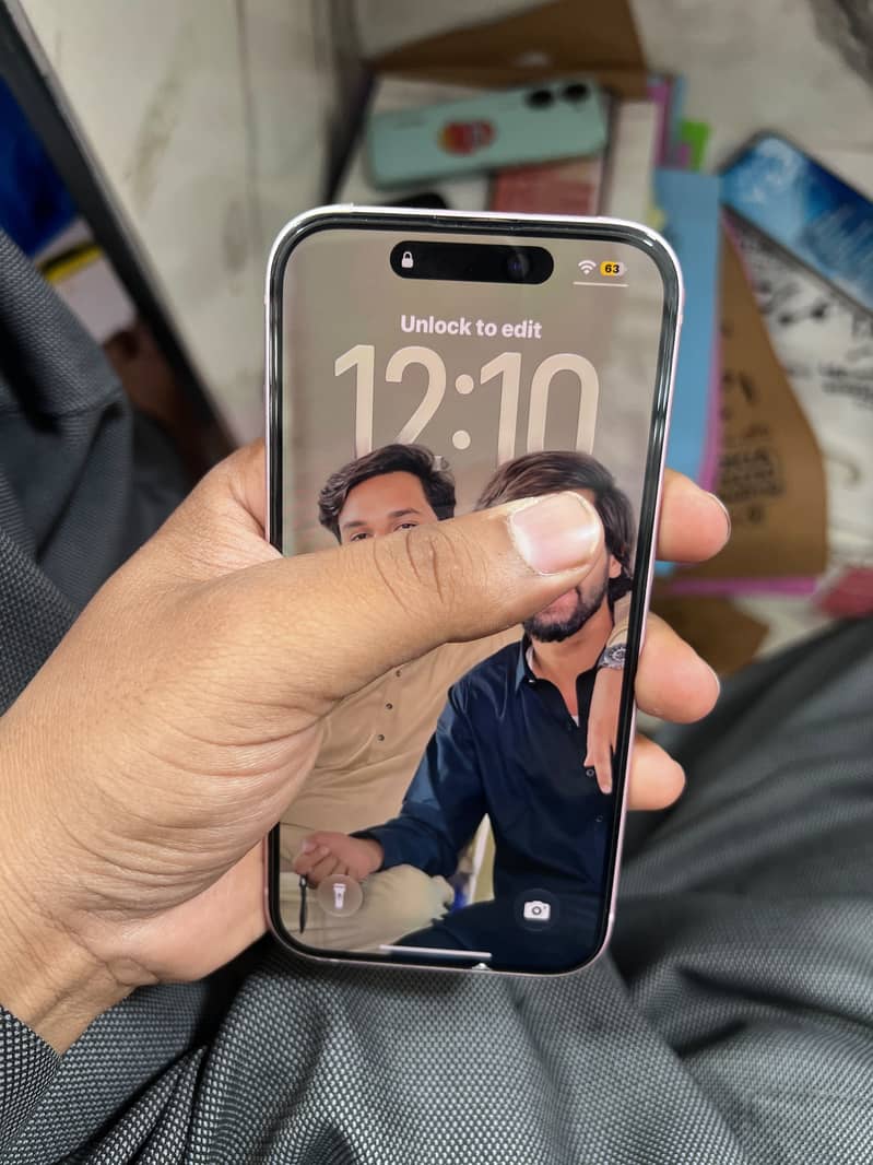 Apple iPhone 15 4