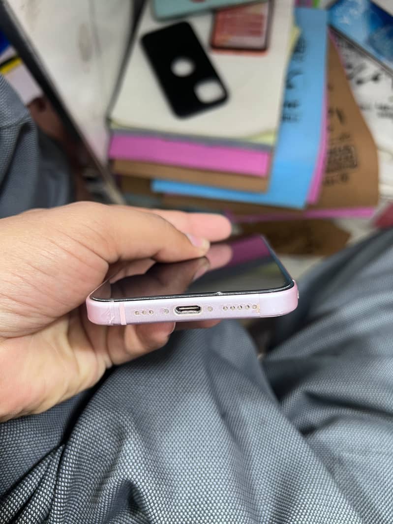 Apple iPhone 15 6