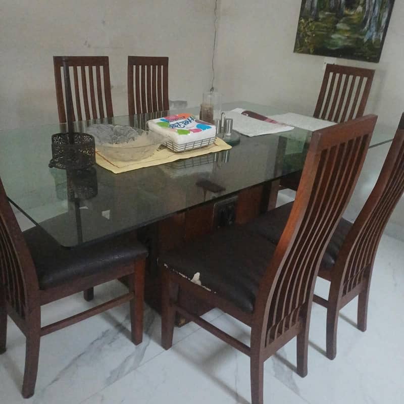Dinnig table 1