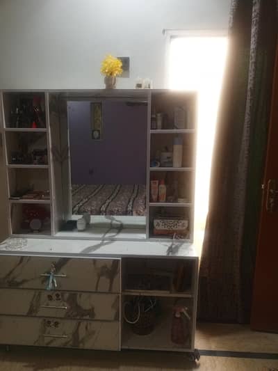 white marble  finish dressing table