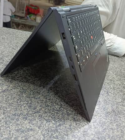 Lenovo ThinkPad YoGA 370 Laptop