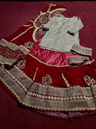 Farshi lehnga antique