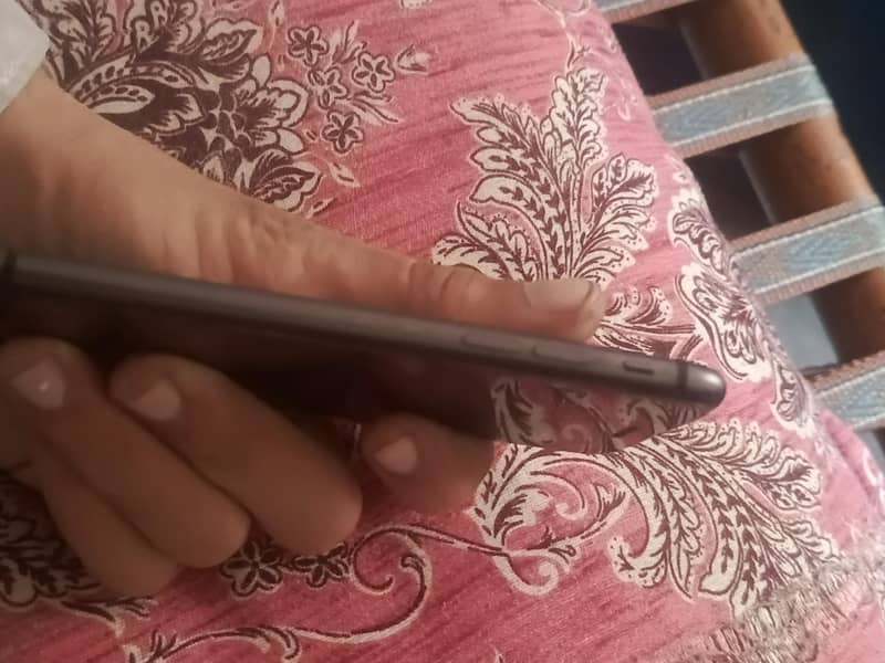 Apple iPhone 8 2