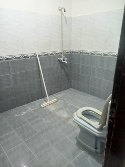 Modal TWON LINK ROAD 2 KANAL SIGNAL STORY 5 BAD HOUSE FOR RENT