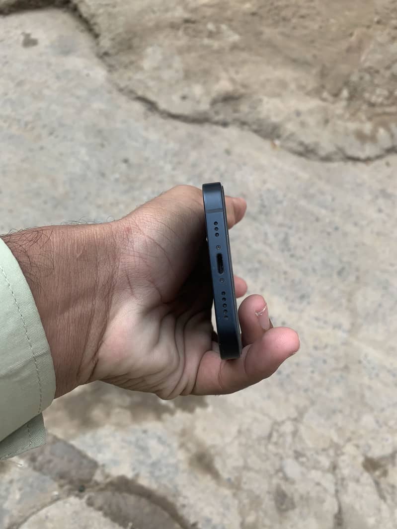 Apple iPhone 13 1