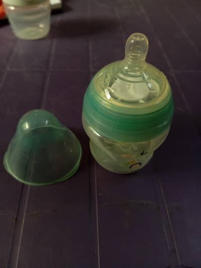 Pack of 2 Original Tommee Tippee Baby Feeding Bottles – 150ml
