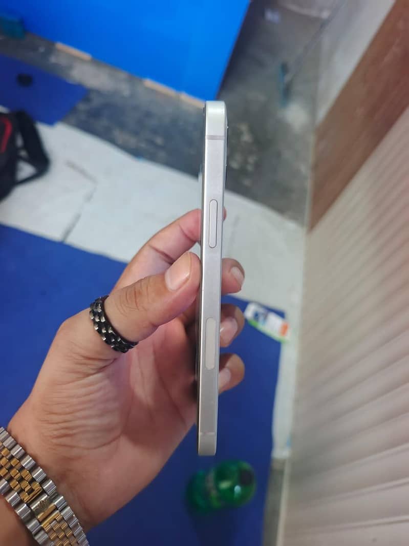 Apple iPhone 12 2