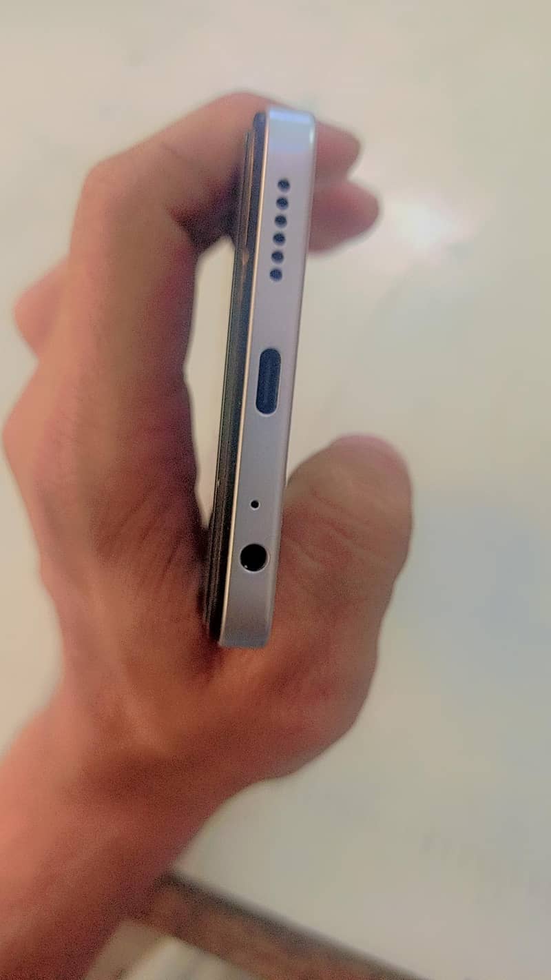 Tecno Spark 20 6