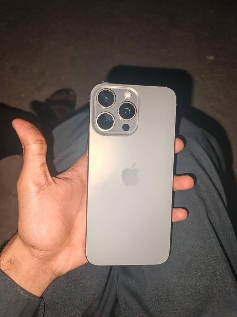 Iphone 15 pro max 0