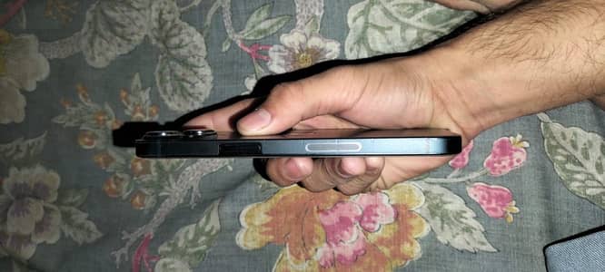 Apple iPhone 14