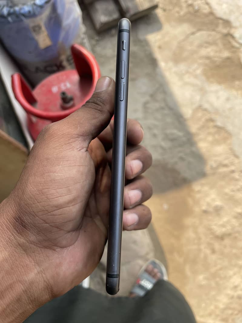 Apple iPhone 8 Plus 1