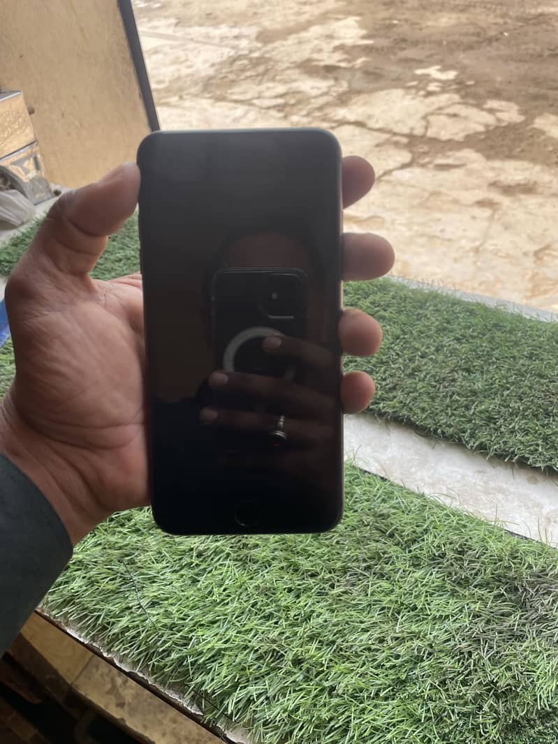 Apple iPhone 8 Plus 2