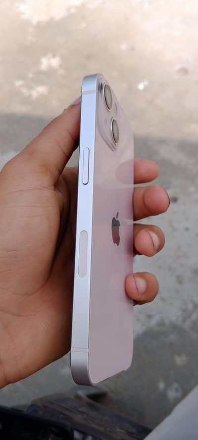 Apple iPhone 13