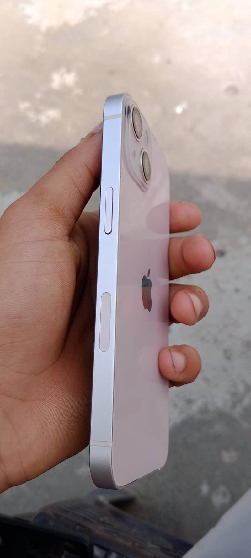 Apple iPhone 13 0