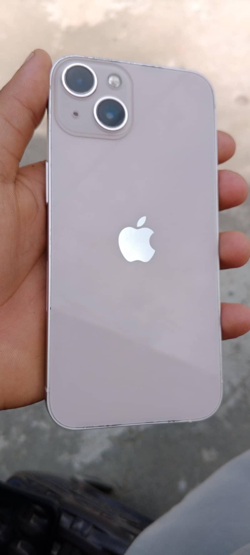 Apple iPhone 13 4