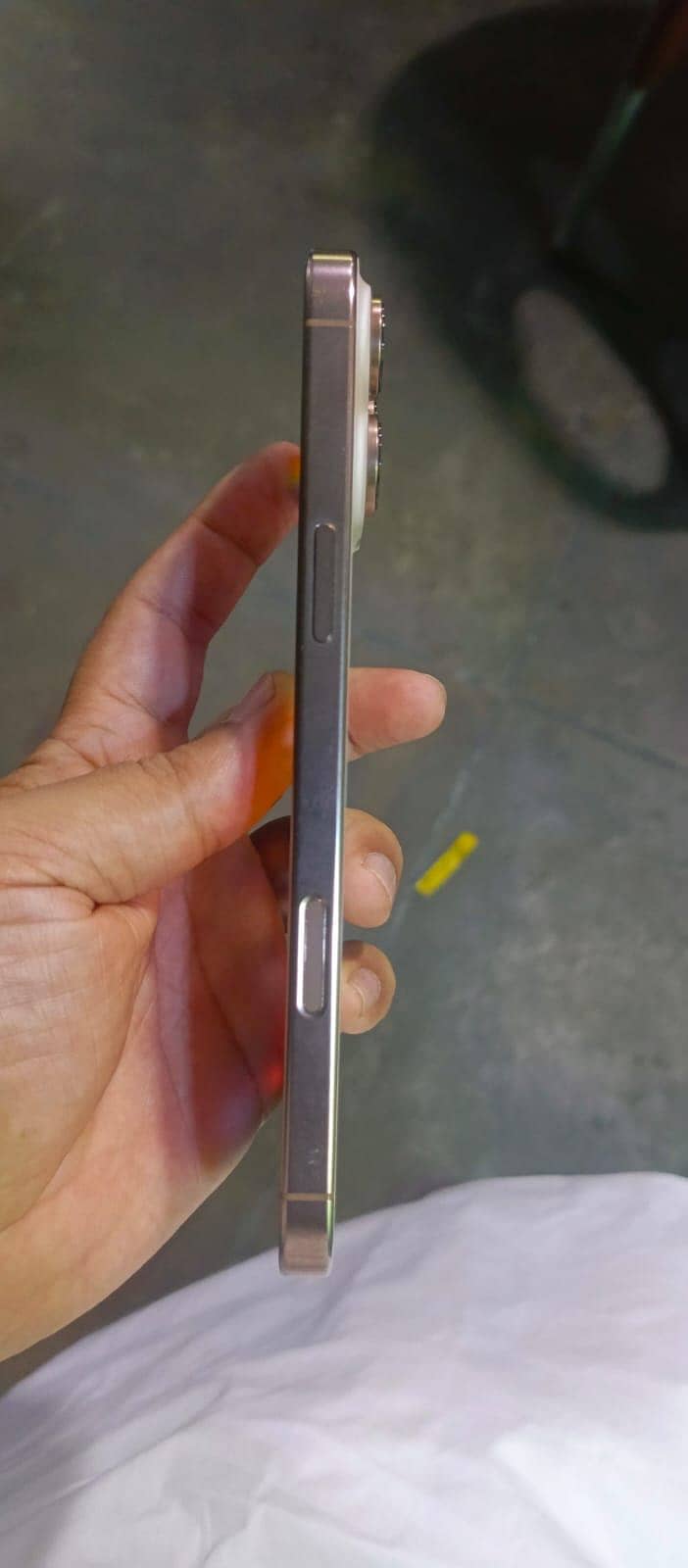 Apple iPhone 16 Pro Max 1