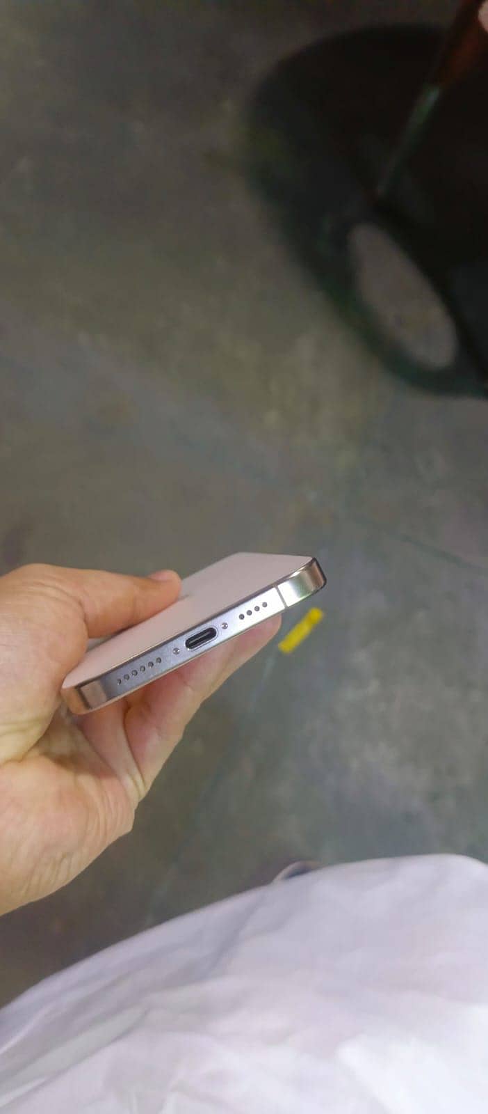 Apple iPhone 16 Pro Max 4