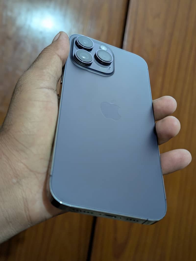 Apple iPhone 14 Pro Max 1
