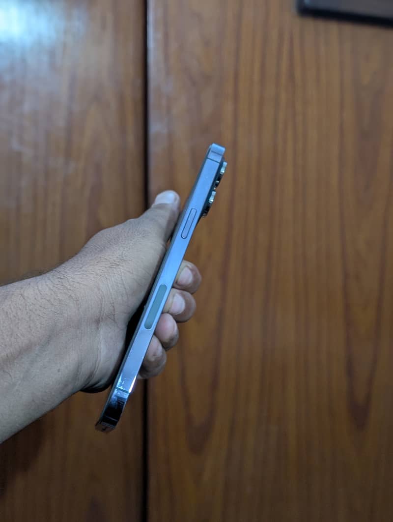 Apple iPhone 14 Pro Max 4