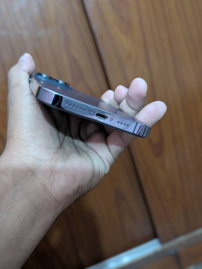 Apple iPhone 14 Pro Max 7