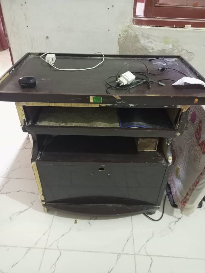 Computer Table 1
