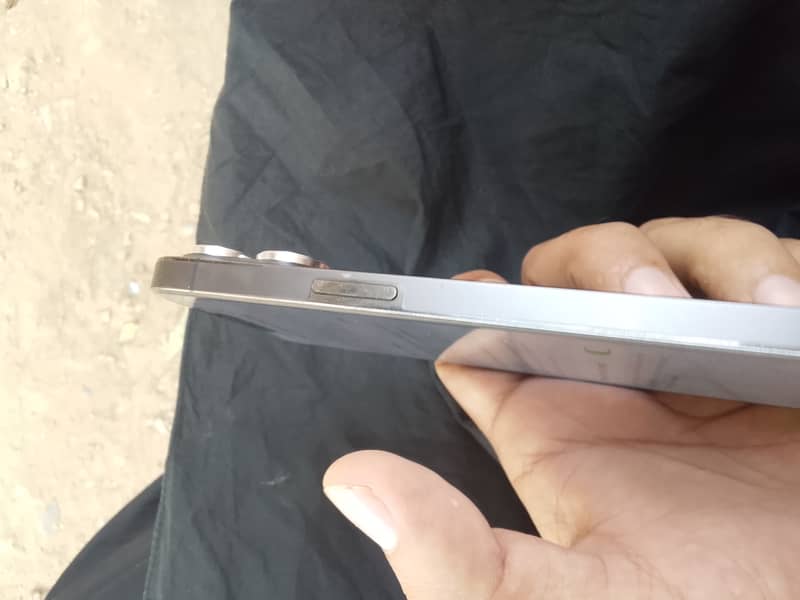 Apple iPhone 13 Pro Max 1