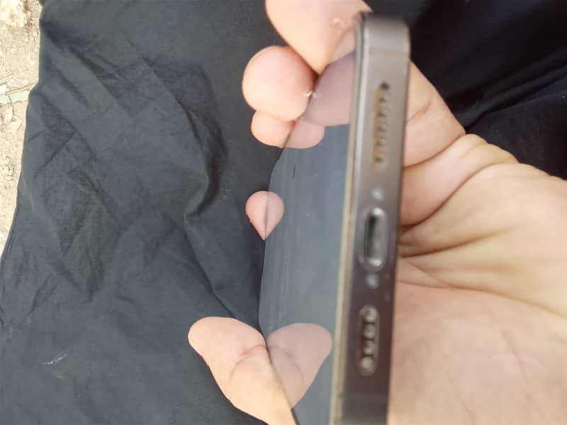 Apple iPhone 13 Pro Max 4