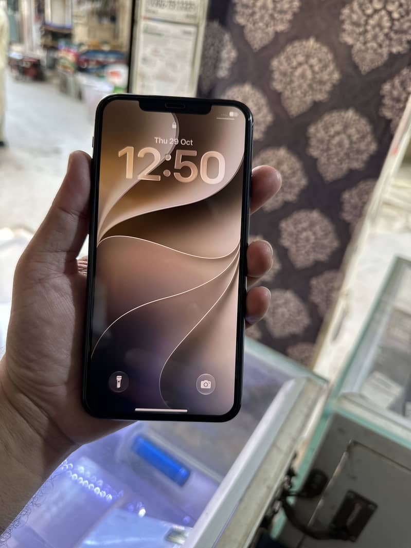 Apple iPhone 11 Pro Max 1