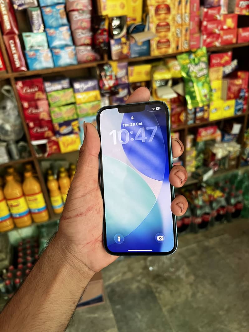 Apple iPhone 13 4