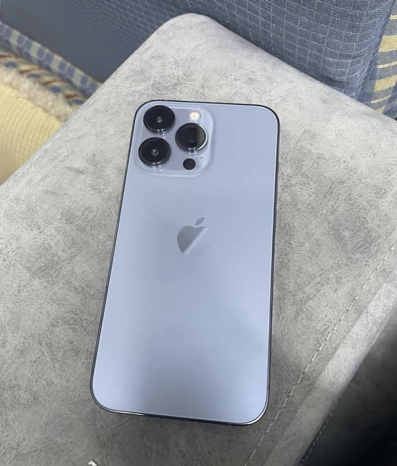 Apple iPhone 13 Pro Max 0